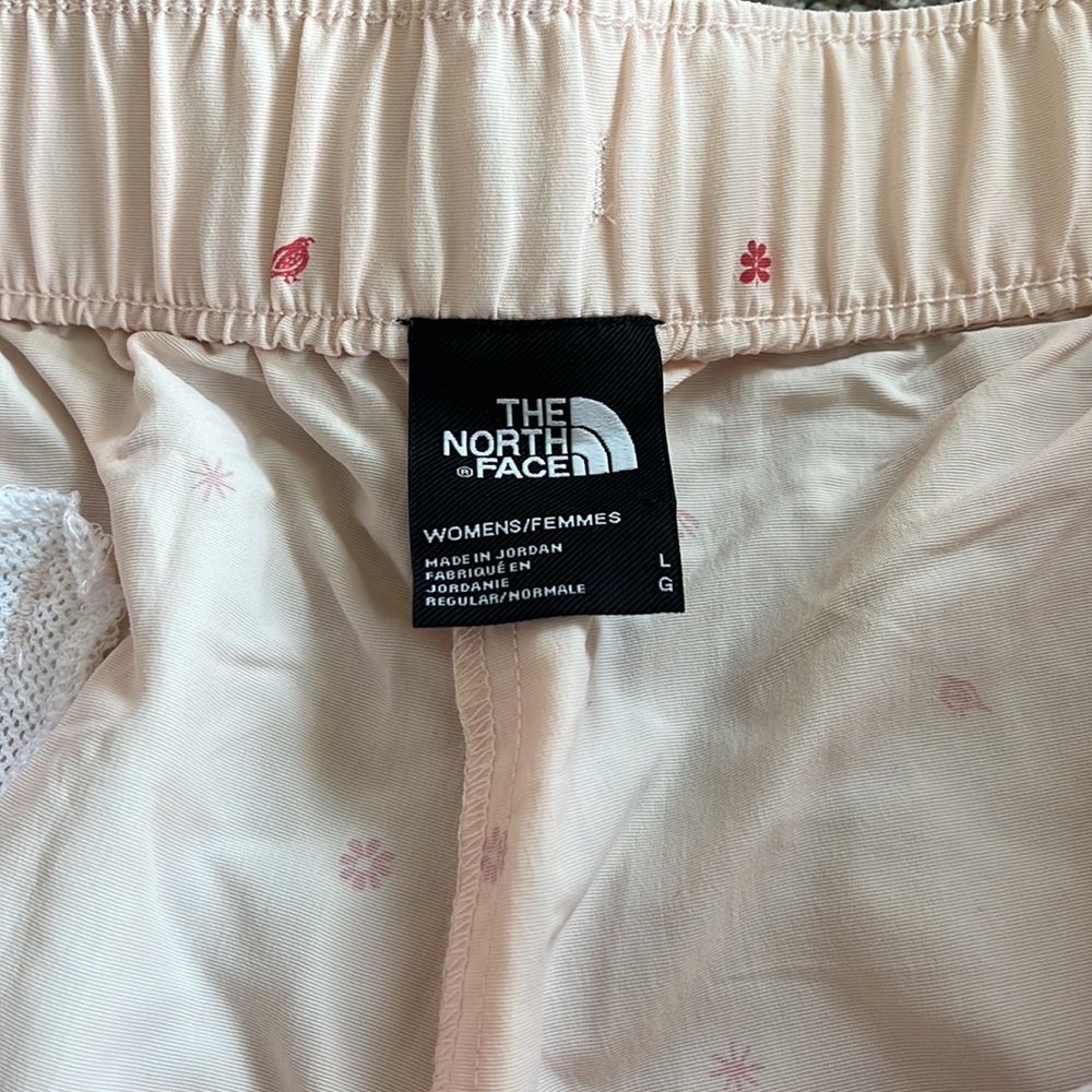 NWOT The North Face shorts size large - Picture 3 of 6